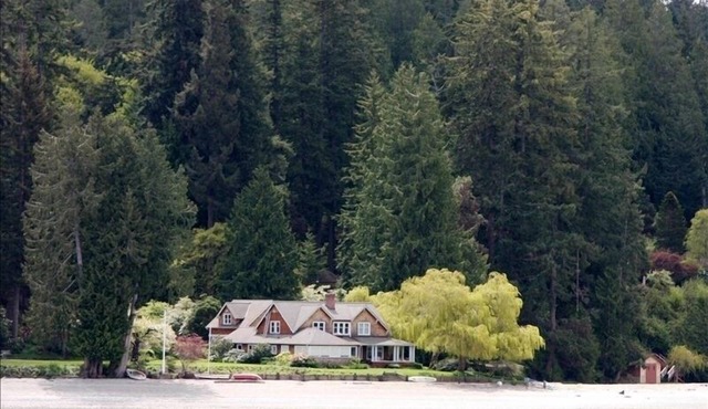 Bainbridge Island (Puget Sound):No-Bank Waterfront Sandy Beach