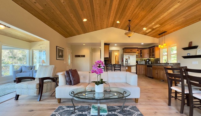 Barking Rock | Pickle Ball, Sunroom + Ocean Views