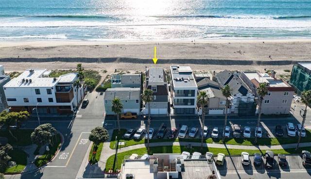 Beachfront Sunset Beach Condo | Ocean Views & Beach Access