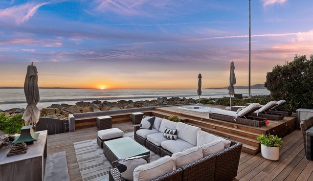 Beachfront Ventura Home with Hot Tub Sleeps 6