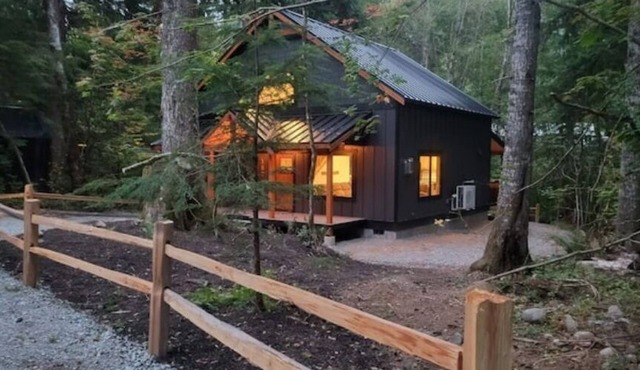 Bearfoot chalet. Sleeps 6/Hot tub