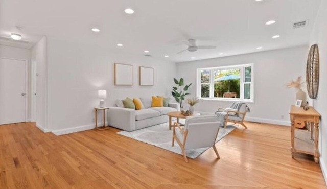 Beautiful 5 bed 2.5 bath entire home