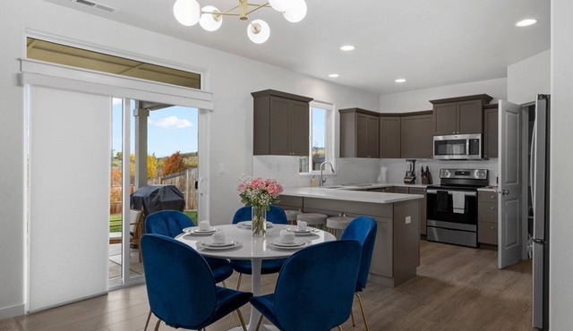 Beautiful Clean and Modern Home In Medford.