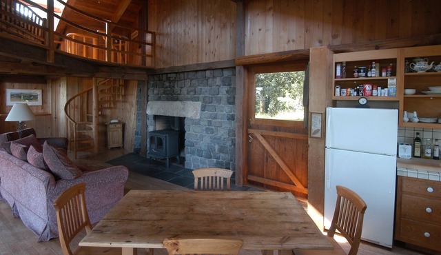 Beautiful End of the Road Cabin on Top of Ridge - Pet Friendly