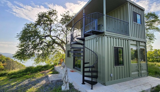Beautiful Tiny Home in lush vineyard setting
