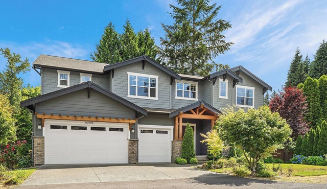 Bellevue DT Luxurious 5BR Mansion| Walk to QFC