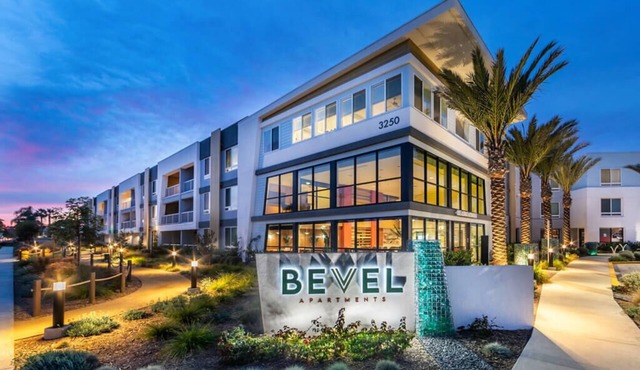 Bevel Apartments- Comfortable 1-Bedroom Escape in San Diego with WiFi & AC