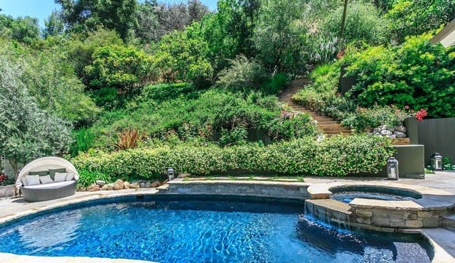 Beverly Hills Luxury Guest Suite with Private Entrance.