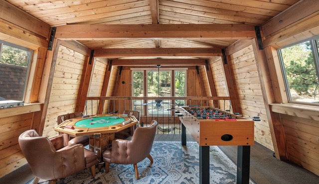 Big Bear Lake 2 Miles Hottub Arcade Games Poker Firepit BBQ