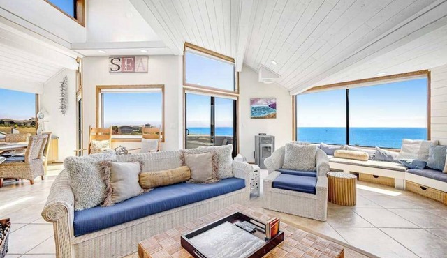 Bodega Bay 5BR ocean-view home with hot tub — dogs welcome