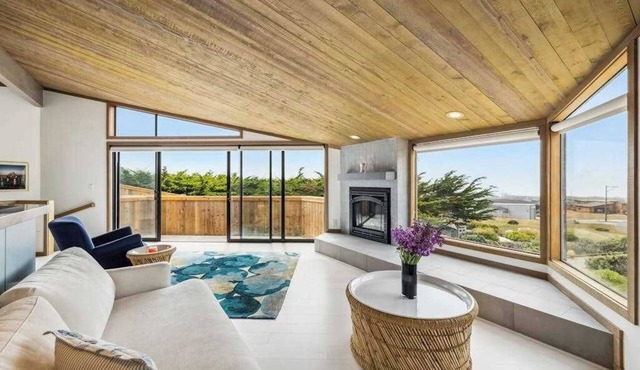 Bodega Bay Architect-Designed Oceanfront Hot Tub Retreat