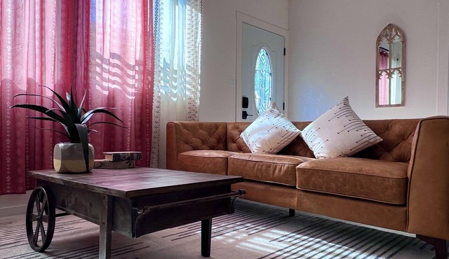 Boho luxury 2 master suites, huge yard
