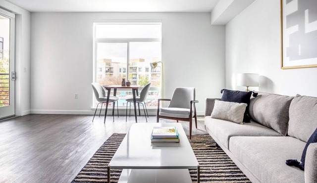 Bright Campbell 1BR w/ Parking, Gym, near Freeways, Dining, by Blueground