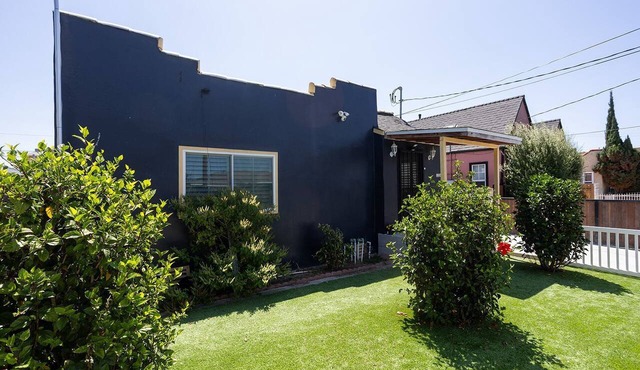 Bright Hawthorne Home Near SoFi & LAX Slps 8
