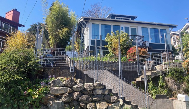 Bright Seattle 1 Bed in Mt. Baker/Columbia City near Lake Washington