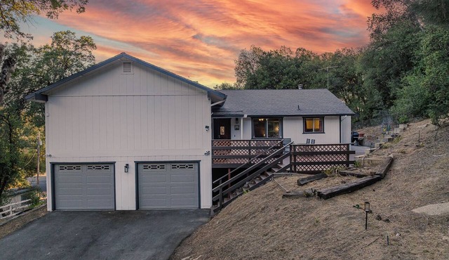 Buckeye Ranch: Lovely mountain house/20 min from Yosemite/6 min from Bass lake