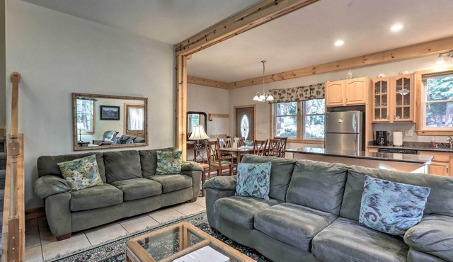 Carnelian Bay Home w/Hot Tub Near Tahoe Skiing