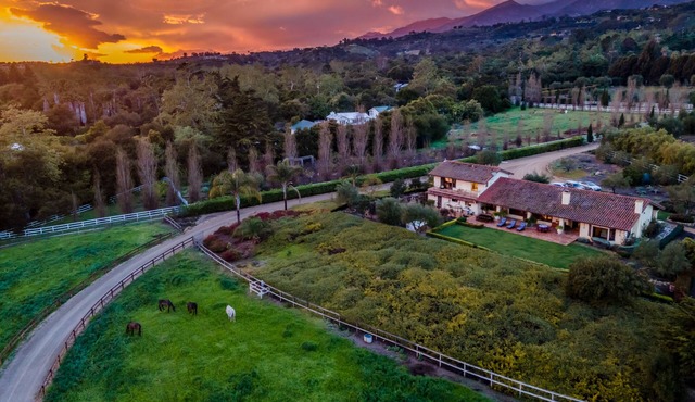 Casa Caballo - A Luxury Carpinteria Retreat
