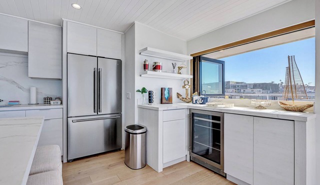 CasaBella- Stunning Manhattan Beach Penthouse steps from the sand