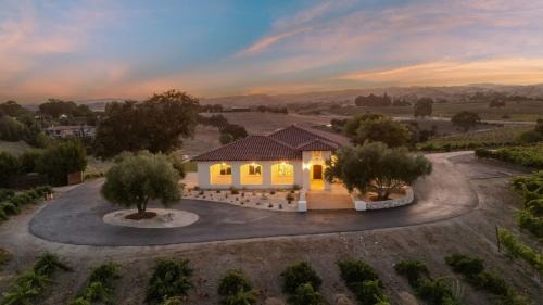 Caterina Dusi Vineyard by AvantStay