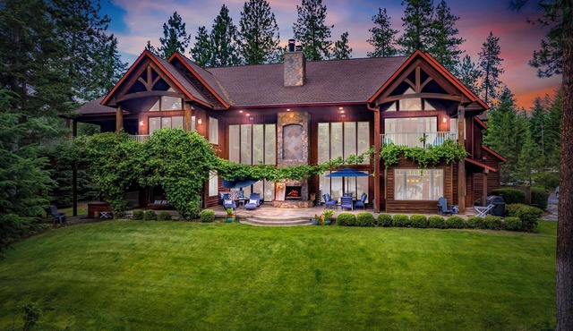 CDAs Finest Secluded Waterfront Estate 7000 Sq ft 5 Forested Acres-Close to town