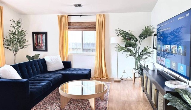 Central 3BR/2BA House Close to Everything Humboldt