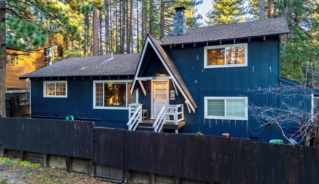 Centrally Located, Near Trails, Hot Tub Pet Friendly 2450P
