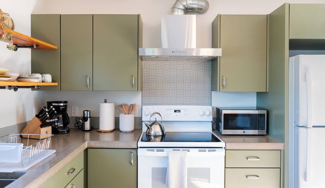 Charming 1/1 apartment at the St. Helens waterfront with amazing views.
