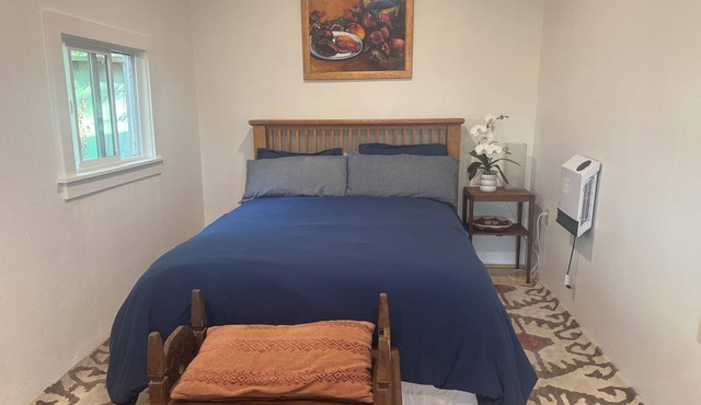 Charming 1-bedroom detached from main home in tranquil Sebastopol