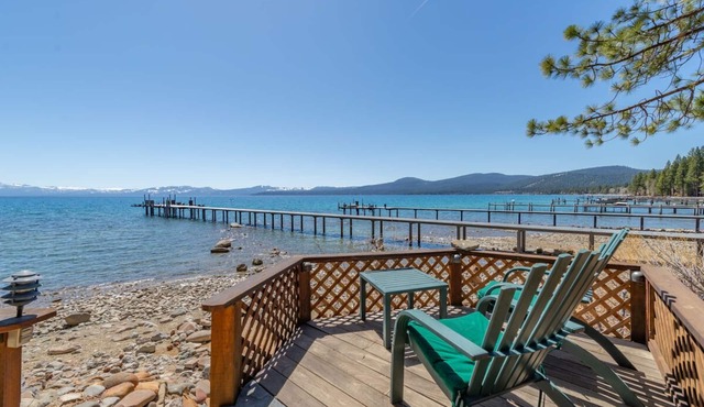 Charming 1 bedroom Lakefront