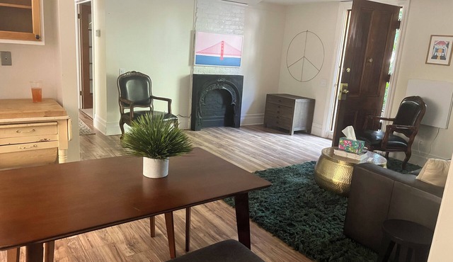 Charming 2.5 bedroom 1 bath house with Heated floor, WiFi in peaceful San Rafael