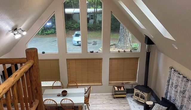 Charming 2-bedroom condo in wonderful Crescent City with WiFi