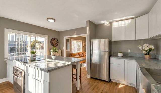 Charming 2-Bedroom Oakland Home Near BART – Flexible Lease