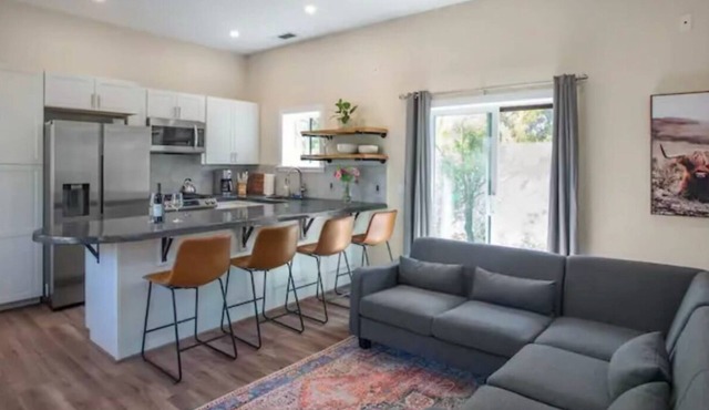Charming 2-bedroom cottage in heart of Paso Robles Wine country. in Paso Robles