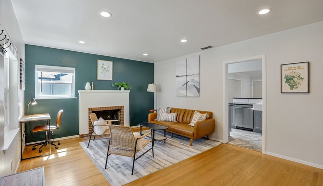 Charming Bungalow in Quiet Tahoe Park Neighborhood