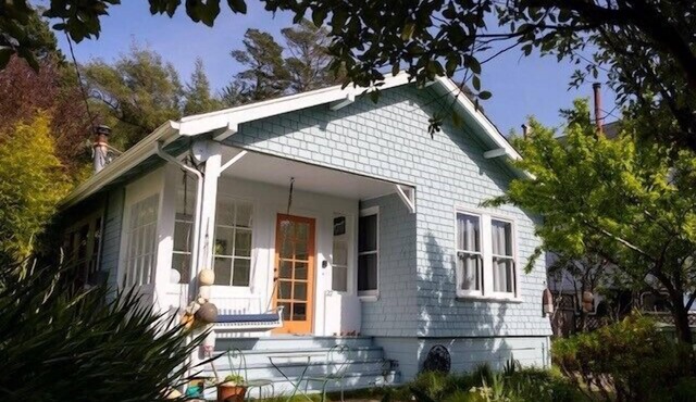 Charming Cottage in Downtown Bolinas