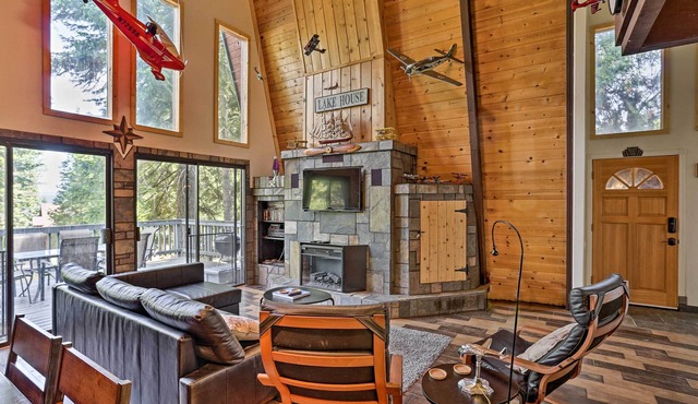 Chester Cabin w/Deck - Walk to Lake + Golfing!