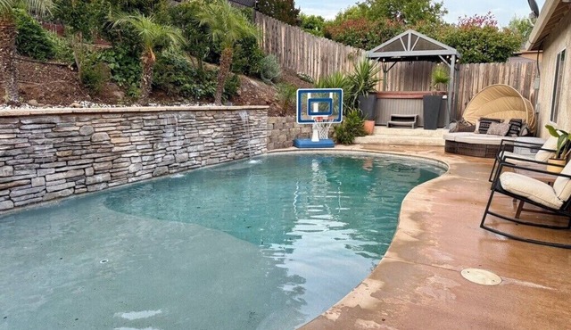 Chico Retreat w/Pool, Hot Tub & Open Living
