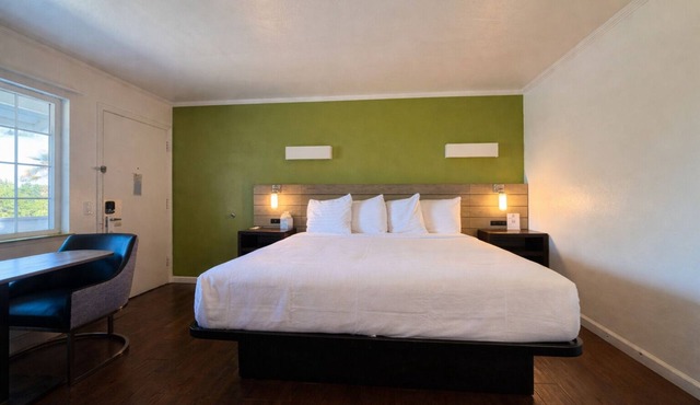 Classic King Room - Sleeps 2