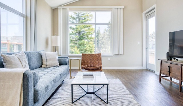 Classic Mountain View 1BR w/Pool + Gym, near Target + TJ, by Blueground
