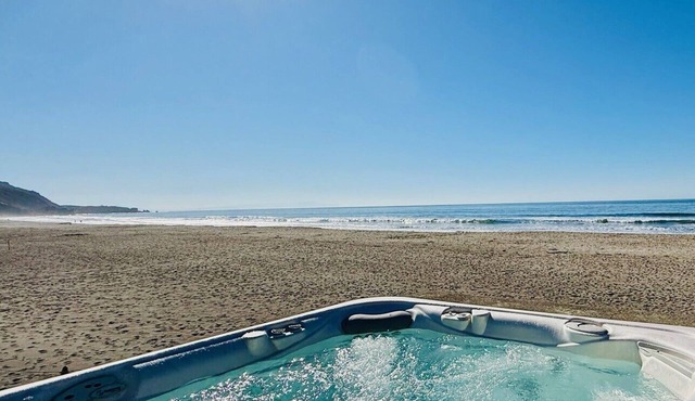 Classic Oceanfront Stinson - The Whale House