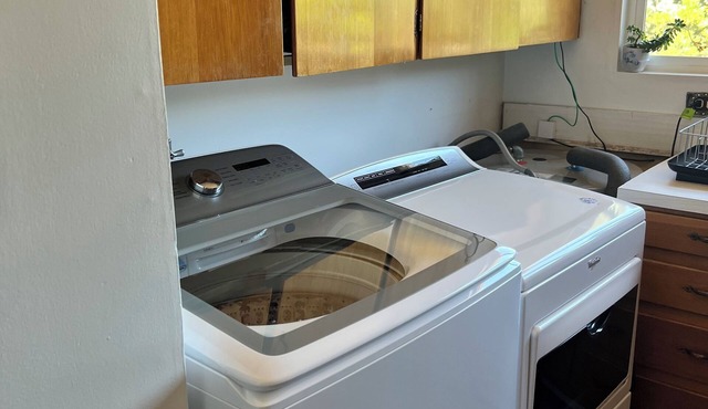 Clean & Quiet Yreka Home with Large Backyard next to Discovery Park.