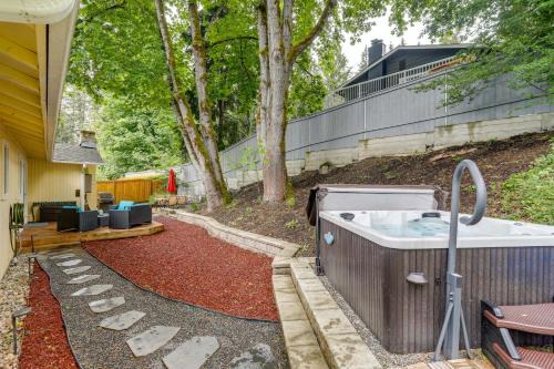 Close to Light Rail! Sammamish Home w/Hot Tub