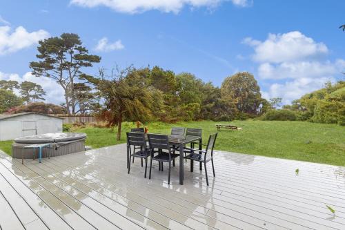 Coastal Conifer Hideaway
