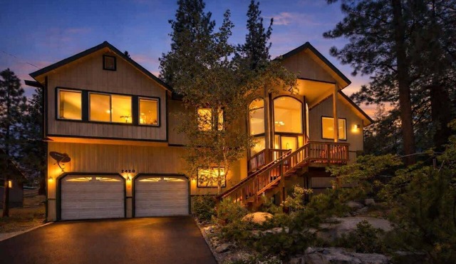 Cold Creek Adventure Lodge:AC, Pool Table, Hot Tub