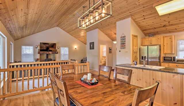 Cold Springs Mountain Cabin: Hot Tub & Generator