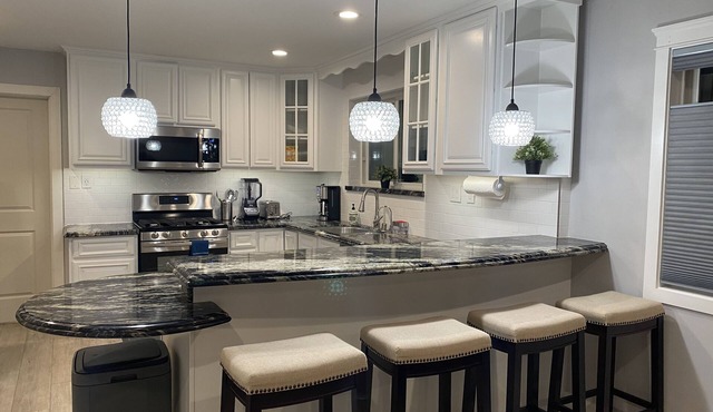 Comfort & Modern Amenities Downtown San Jose Suite