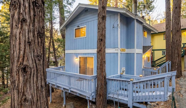 ‼️Comfy 2BR Getaway Near Lake Grego w/Mtn Views