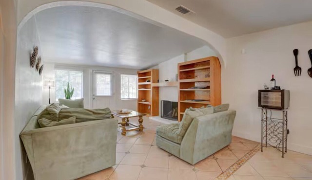 Comfy “Serene Oasis” 3-bedroom 2-bathroom house in peaceful West Sacramento