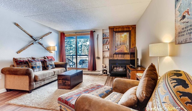 Completely Renovated, Immaculate Condo. Steps Away from Downtown TE105